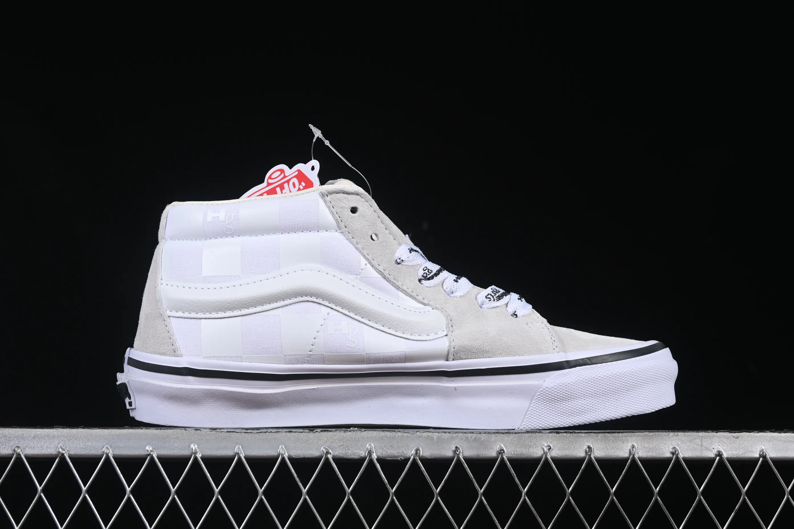 All categories Vans Vans series Vans Mid Vans China HommeGirls x Vans Sk8-Mid fashionable and versatile mid-top casual vulcanized sneakers VN000NBN2VZ
